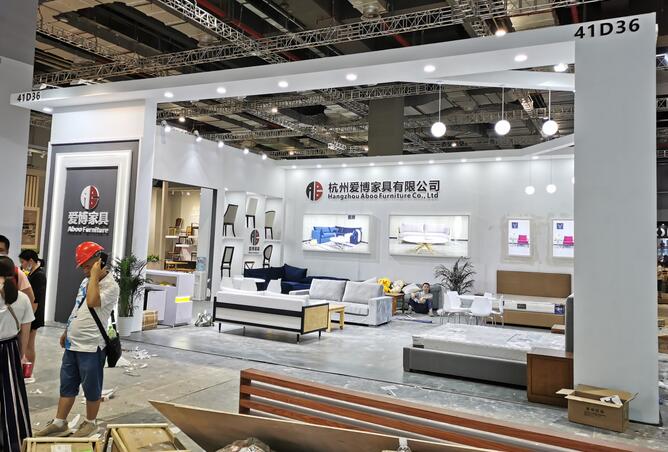 展會搭建布置中塑料類材料該如何選擇？膠黏劑又該如何選擇？