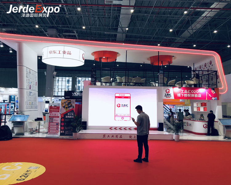 新國際展覽館中雙層展臺搭建時有哪些要求？