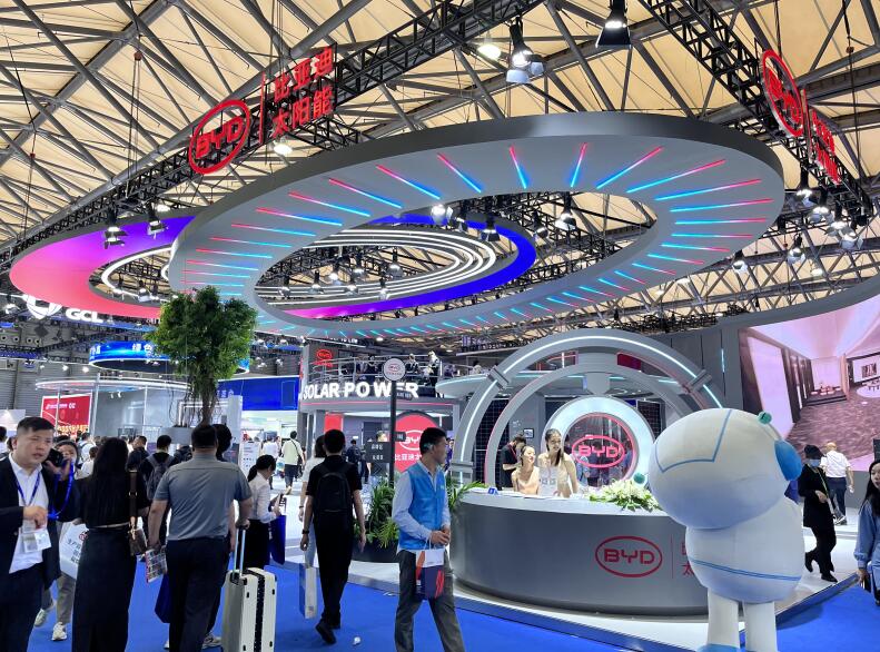 在展覽會上，企業(yè)旨在推銷其產(chǎn)品和服務。獲得了更好的曝光率，能夠與不同的人互動并理解他們的觀點。這是一個令人驚嘆的社交場所，允許企業(yè)與知名公司和客戶建立強大的網(wǎng)絡連接。